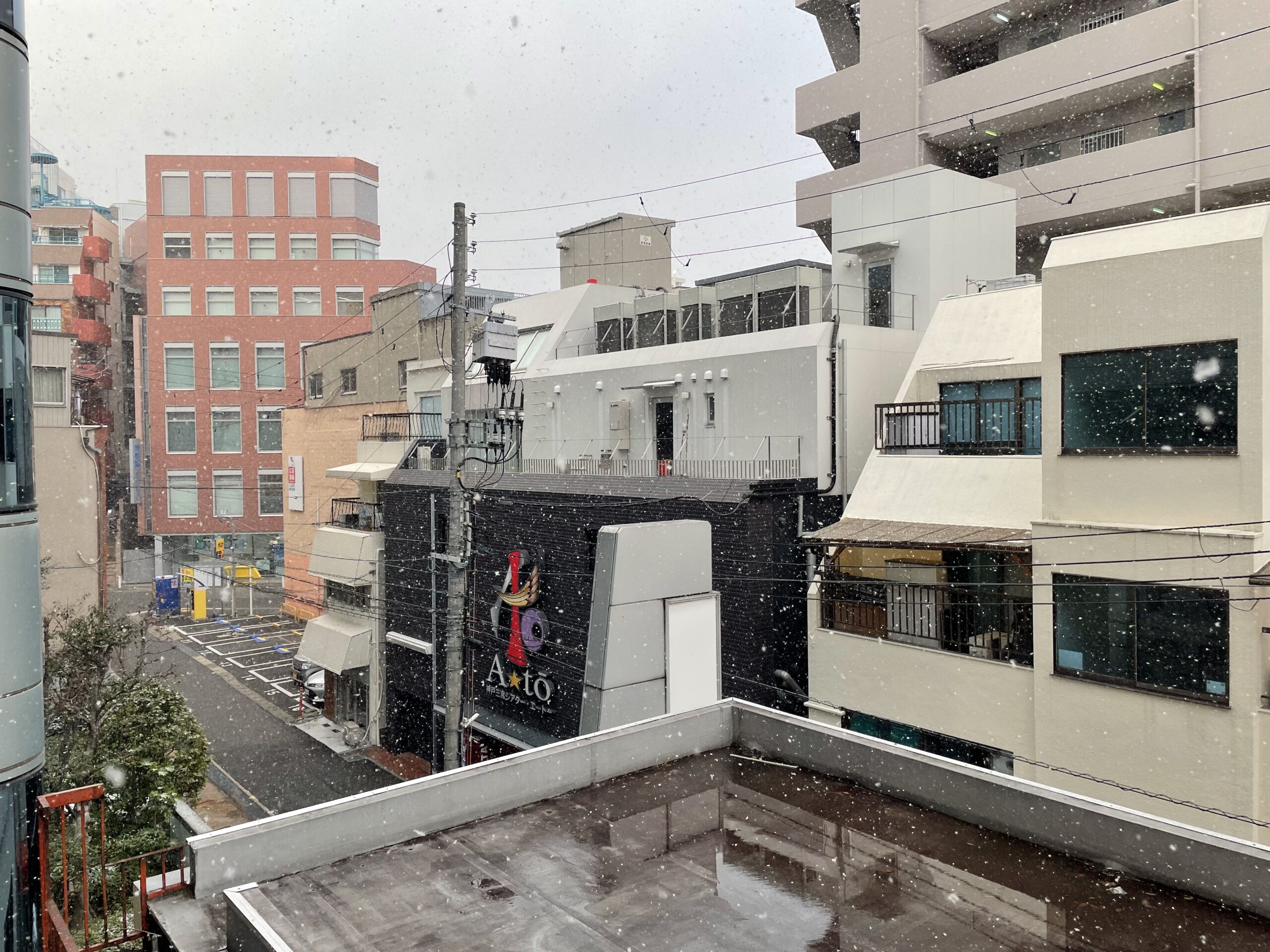 神戸三ノ宮に雪が降りました！⛄️