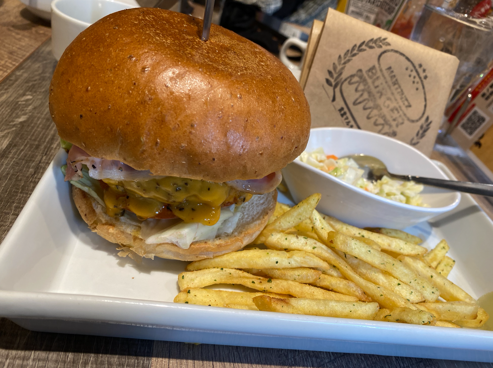 ＼本山エリアでハンバーガーなら！食堂マルチネスへ！／ボイトレするならNAYUTAS本山校