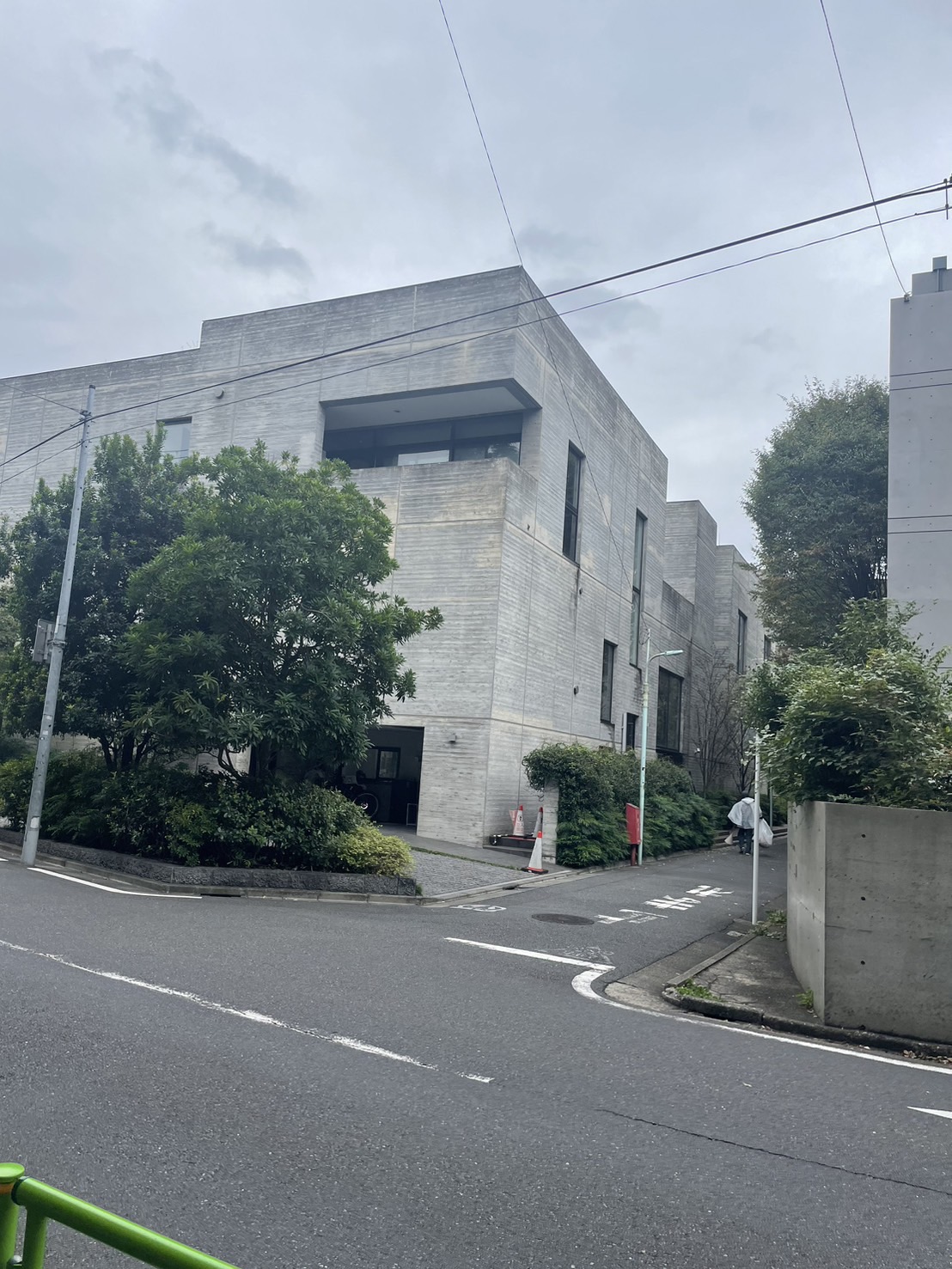 なんてことない、たたのビルですが…