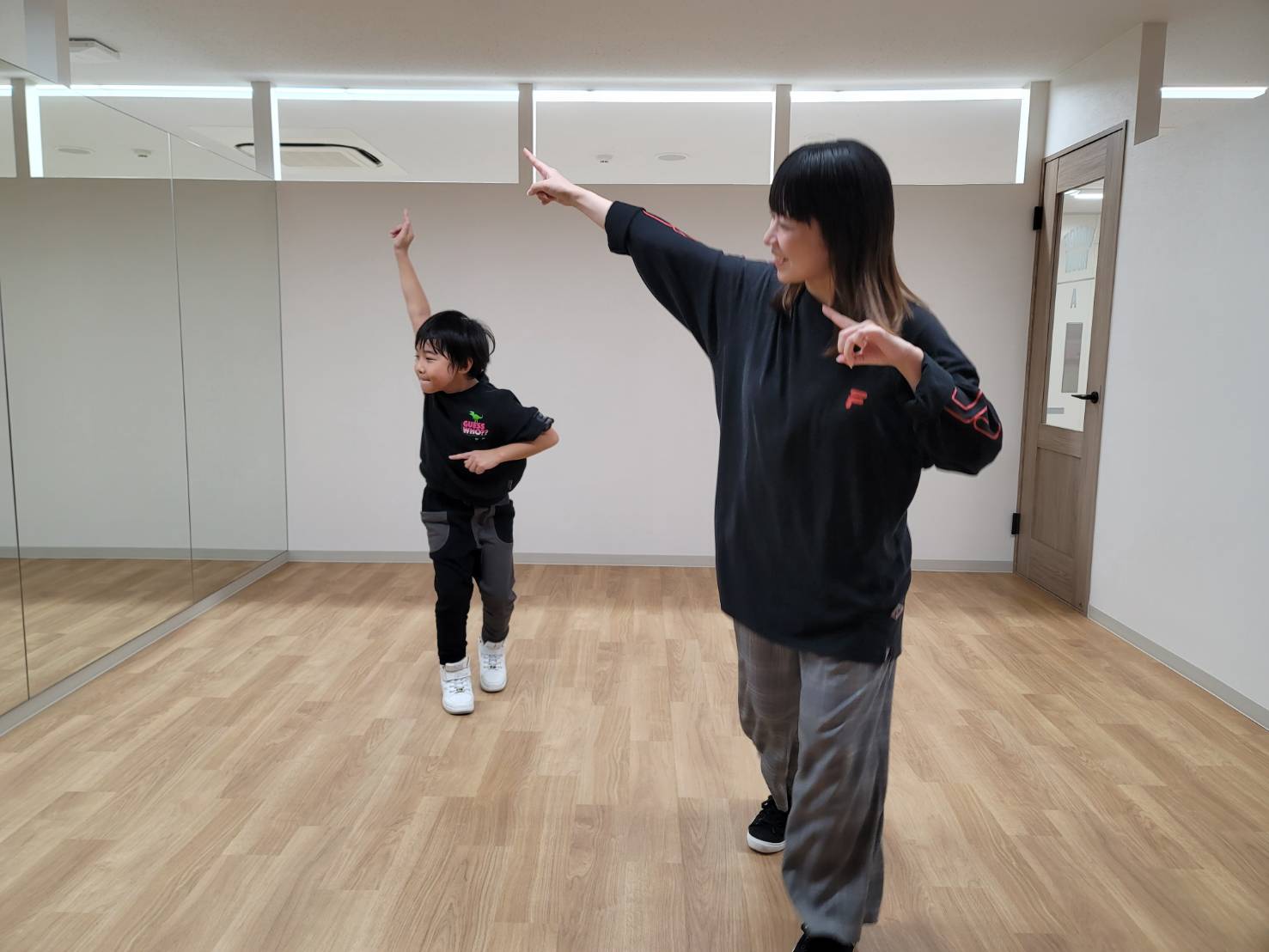 ダンス体験の流れを一部ご紹介！～NAYUTAS福岡博多駅前校～