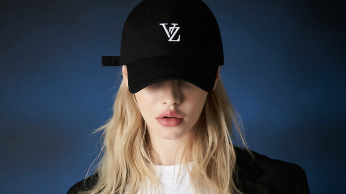 VARZARの“小顔効果キャップ”が好評！