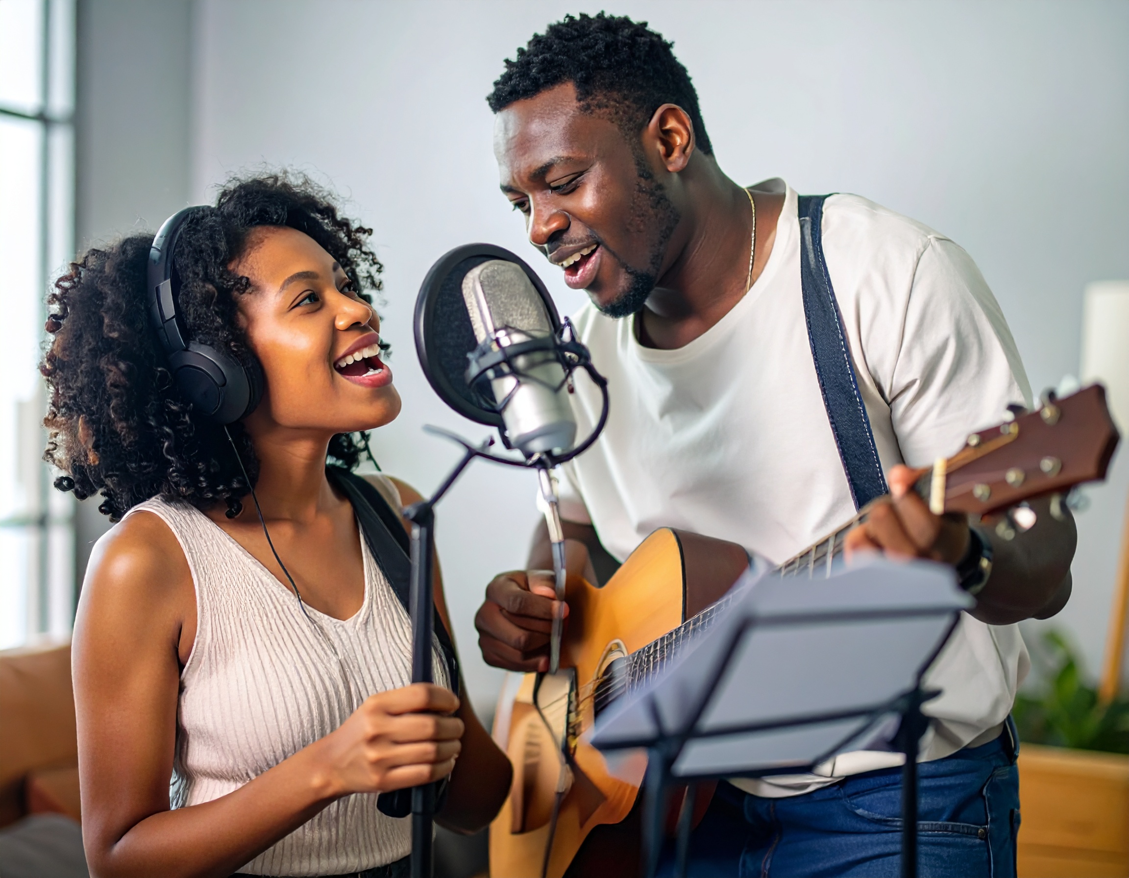 カラオケで声を響かせるコツ