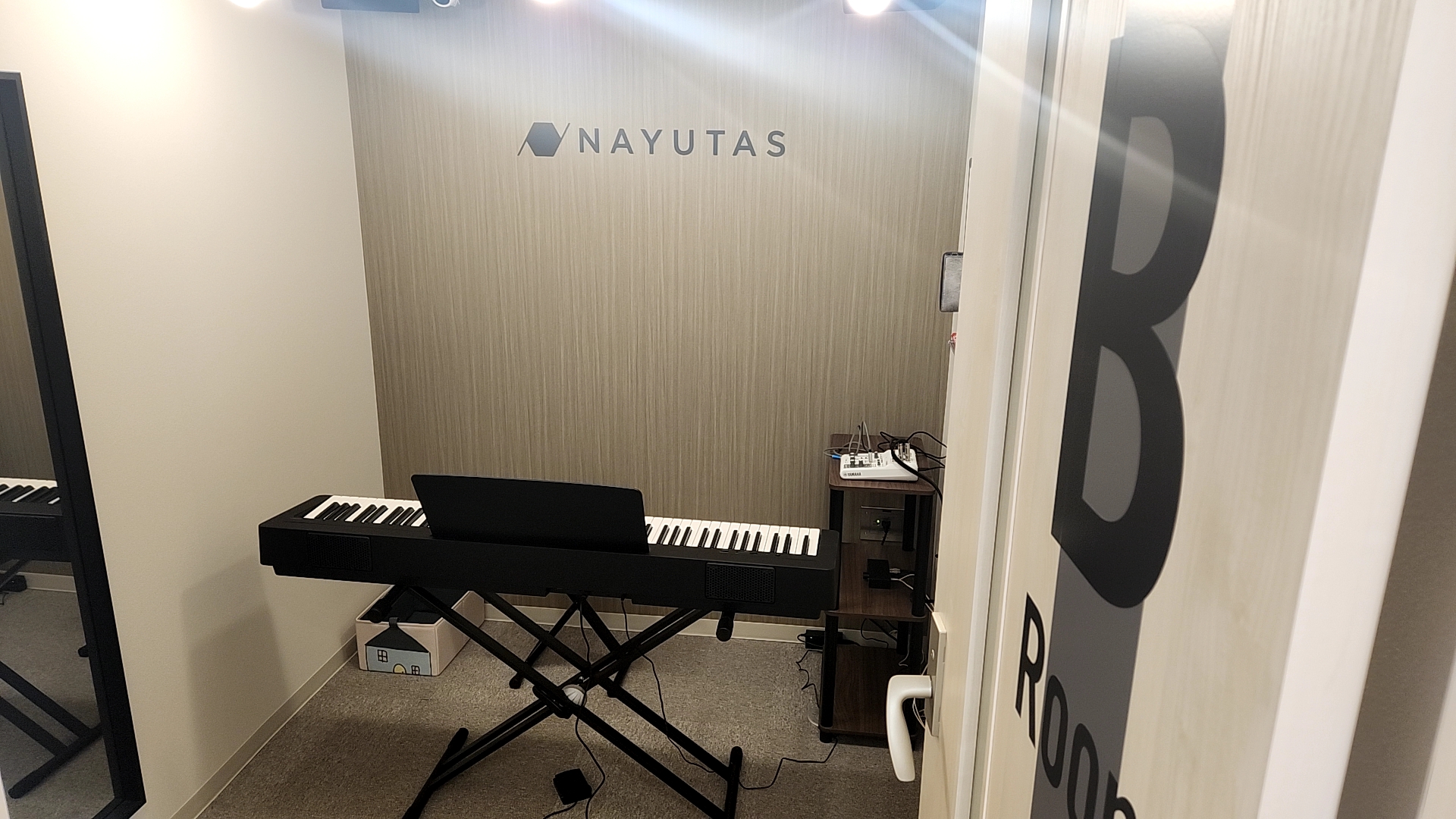 新・ボイトレルーム【NAYUTAS大阪京橋校】