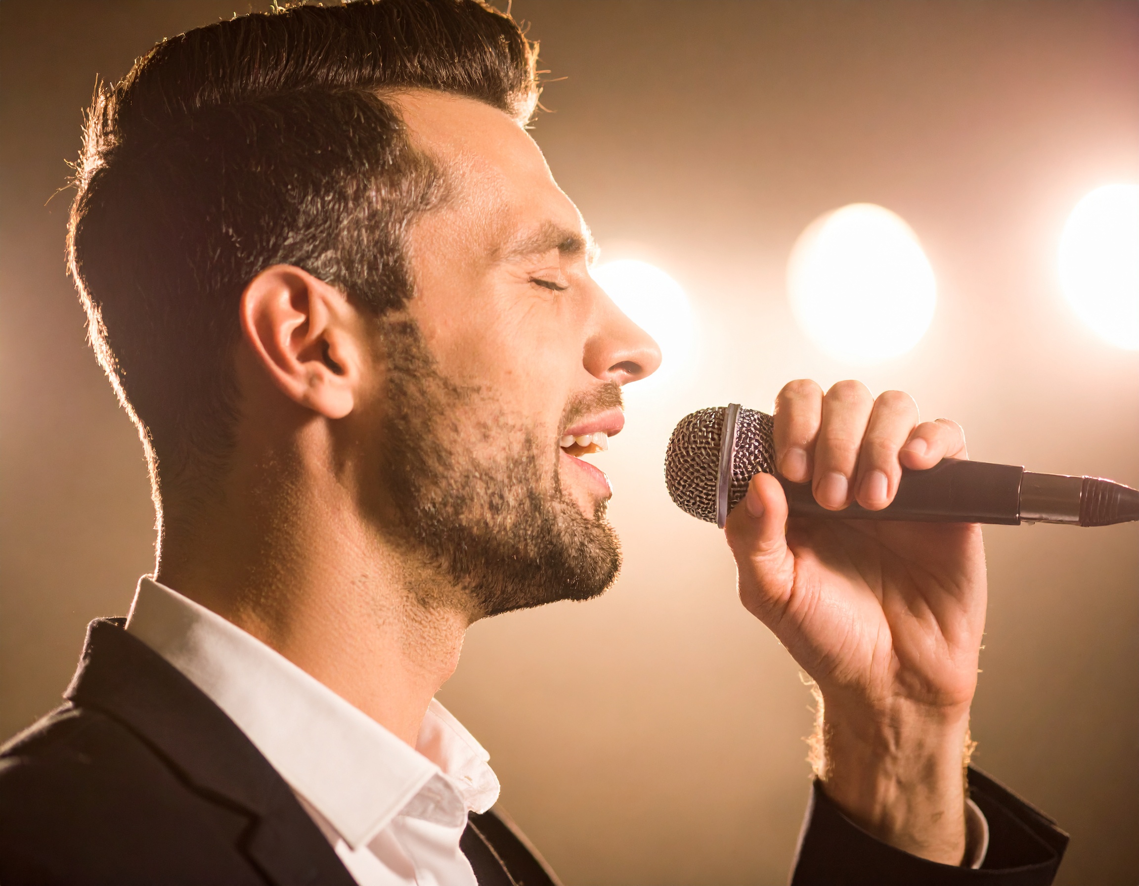 カラオケで90点をとるには？誰でもできる採点アップのコツ！