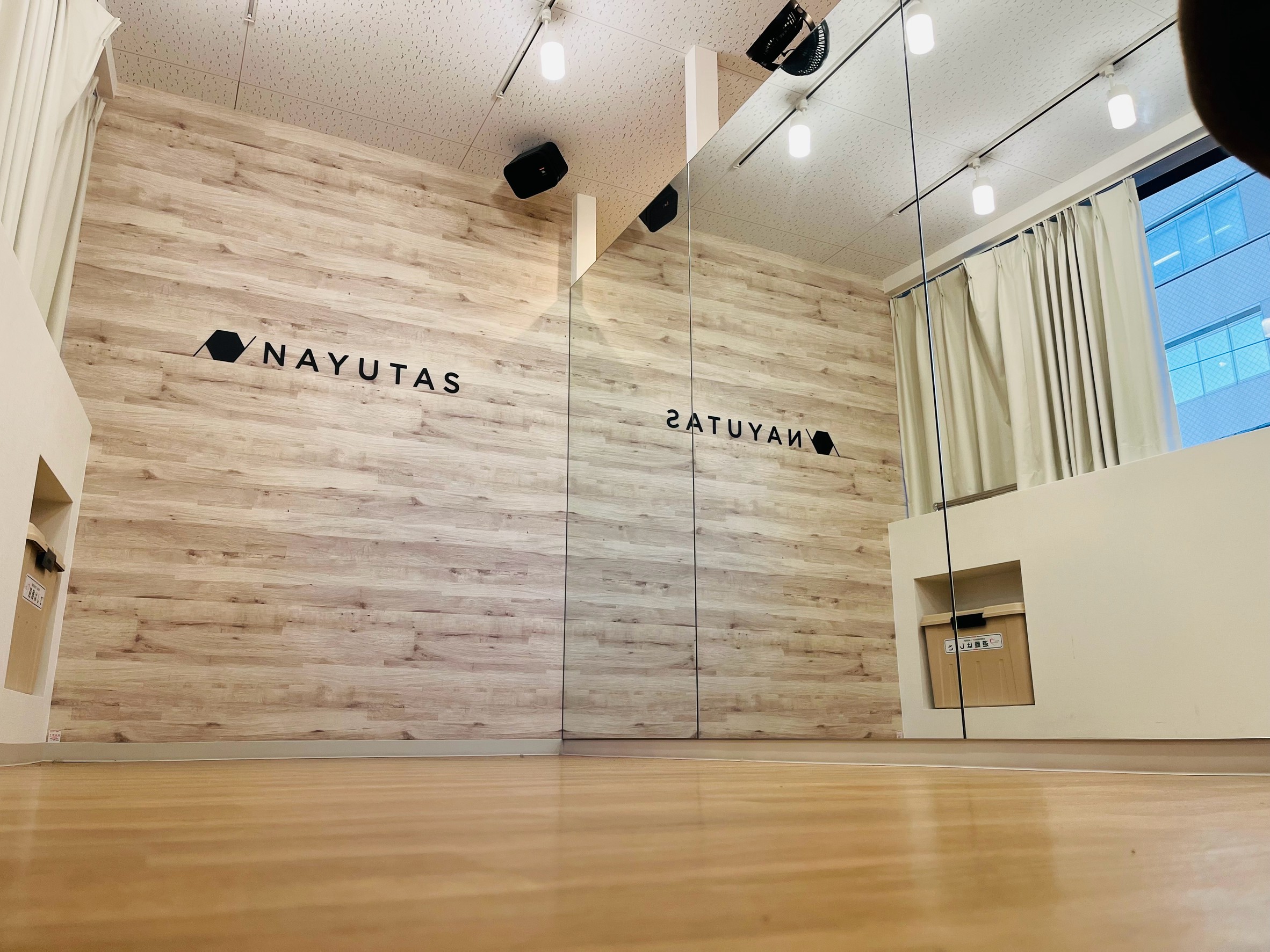 【生徒限定特典！】自習室＆レコーディングルームが無料で使えるって本当！？