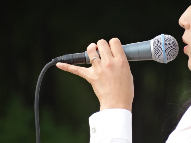 ハモリとは？上手く歌う方法や練習のやり方・ハモれない場合のコツまで解説