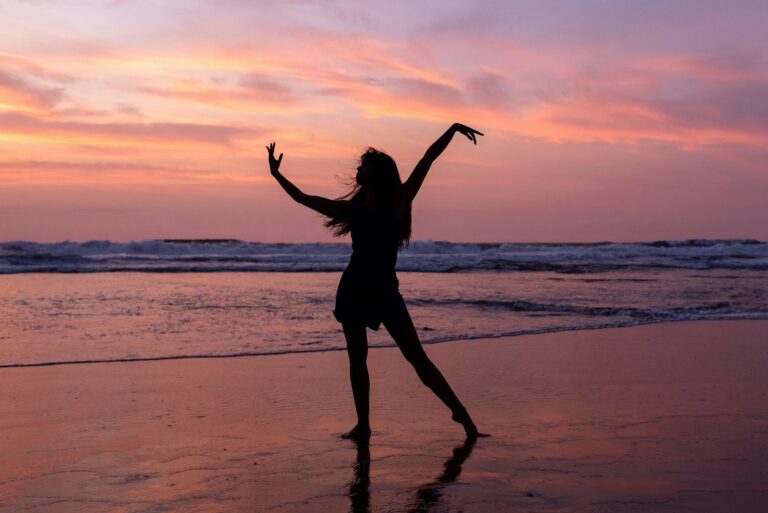 💃 ダンスを一瞬で「上手く見せる」目線と手先のコツ｜NAYUTAS向ヶ丘遊園校