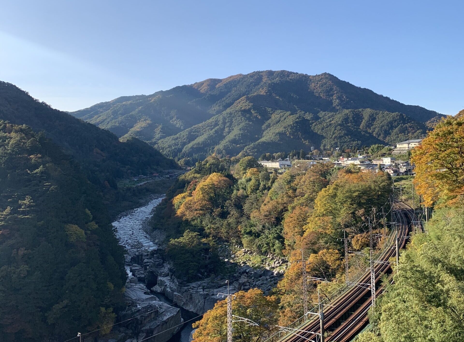 【ブラタモリでも話題】信州の紅葉ドライブにぴったりな３曲