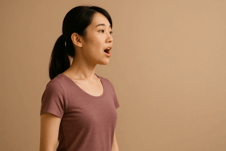 歌うときの正しい姿勢とは？ 喉を痛めず声を出しやすくする立ち方のコツ [所沢のボイトレ教室]ナユタス所沢校