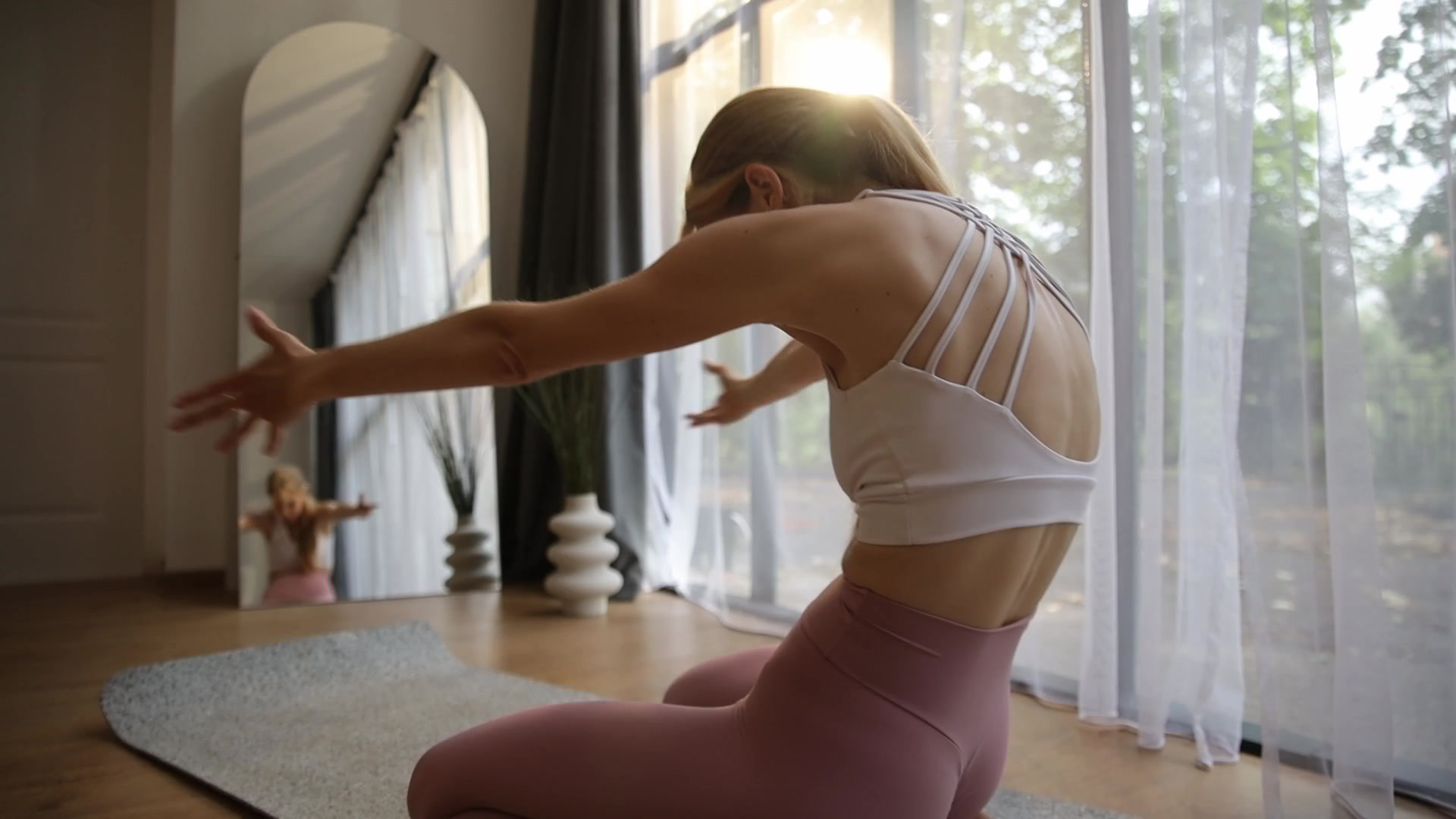 💪ダンスの土台は「背中」から！背中ストレッチの大切さ②