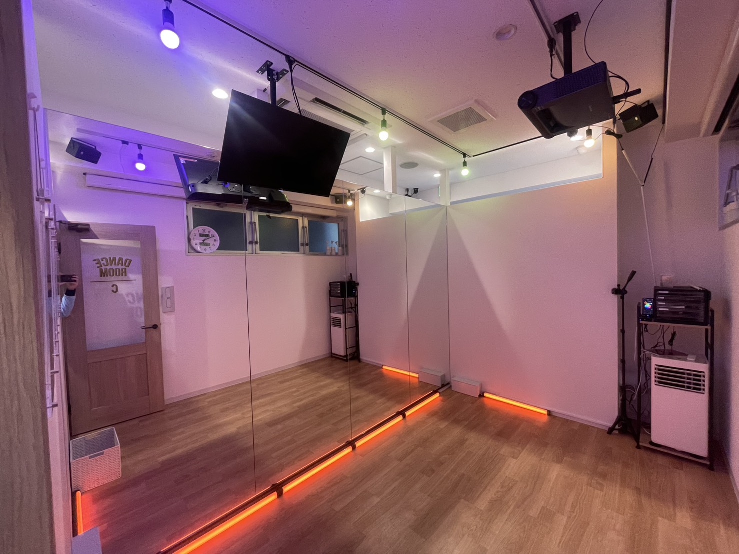 【朗報】ダンスルームが華やかになりました！【NAYUTAS大橋校】