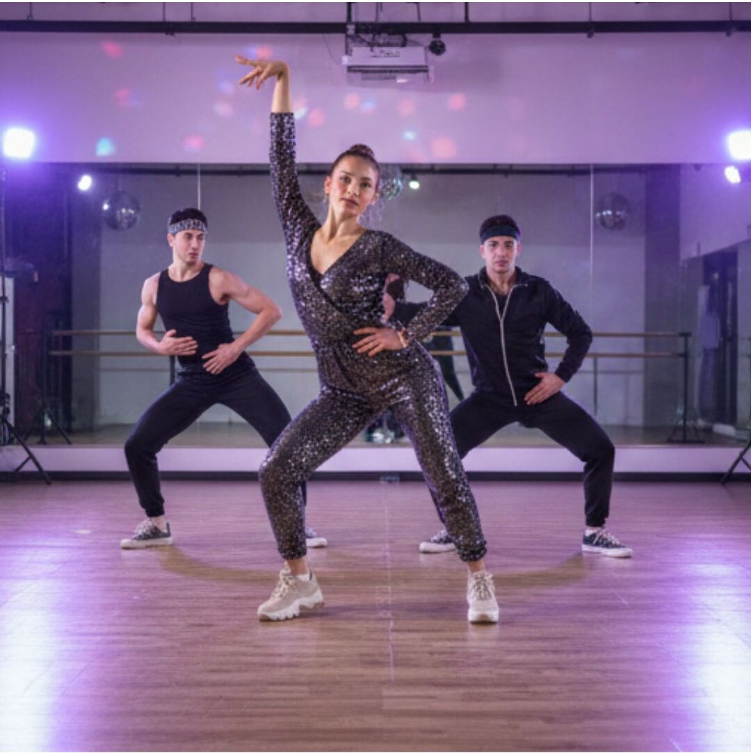 踊る・歌う・魅せる。表現力を高めるための4つの視点