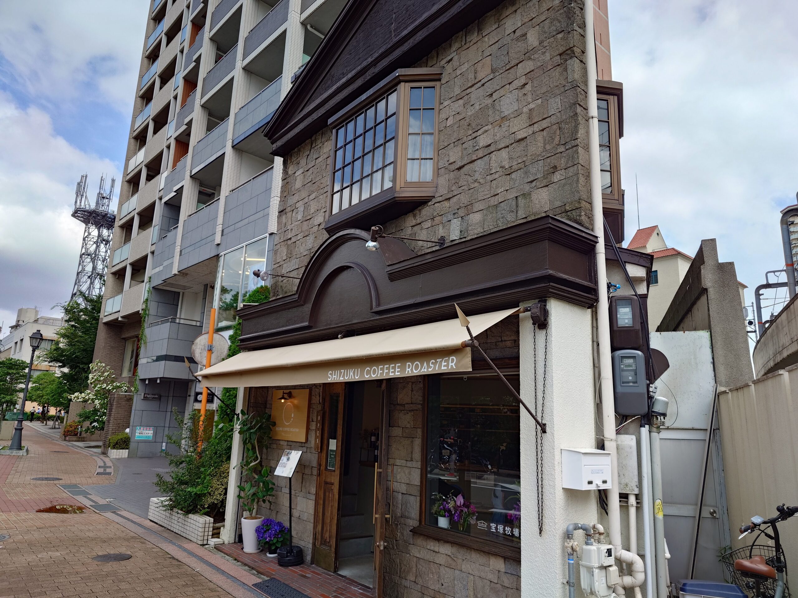 ナユタス宝塚校　アイスコーヒーを飲みたい季節♬